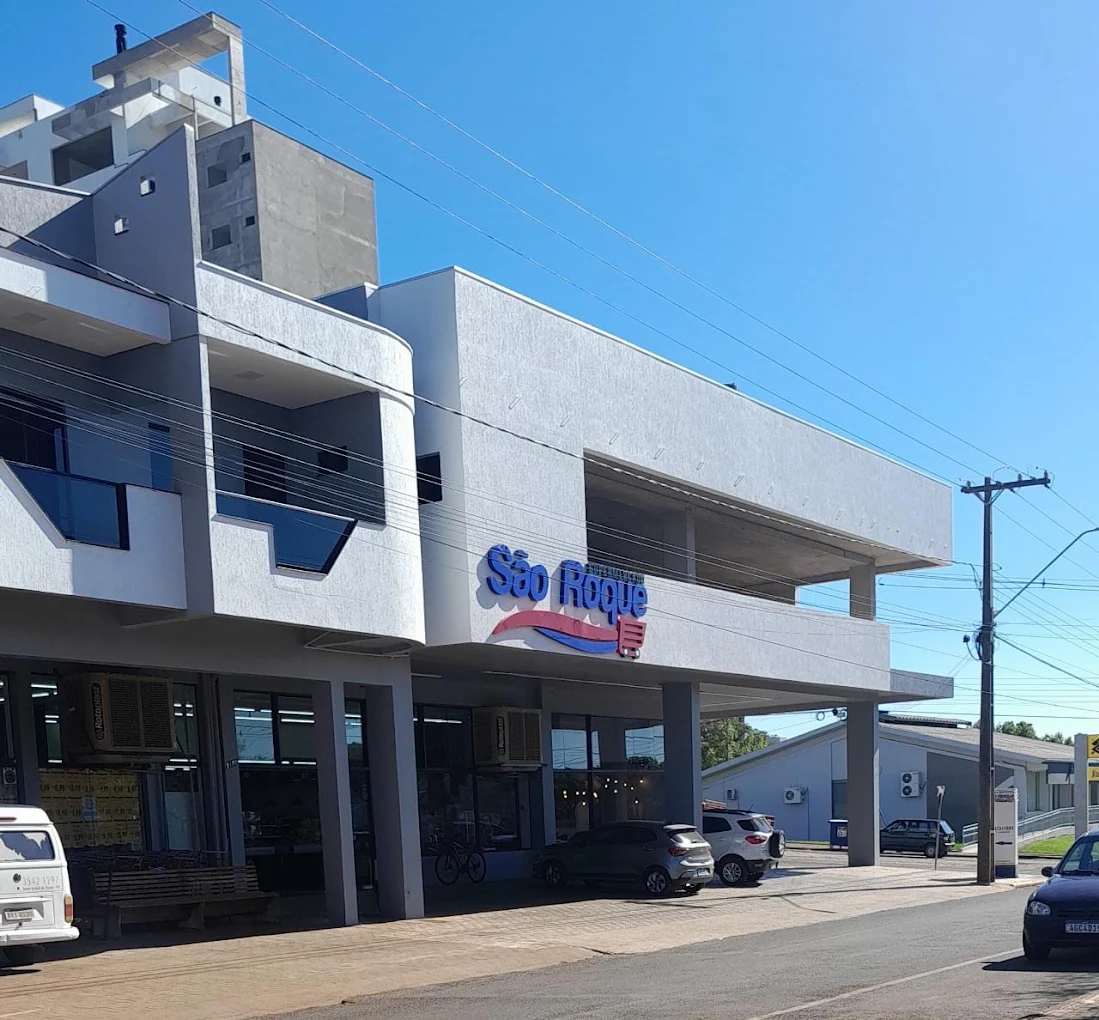 Fachada real do Supermercado São Roque em Santa Izabel do Oeste